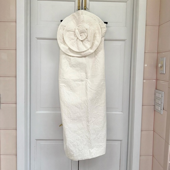 Mara Hoffman Maia White Linen Strapless Dress with Rose - Picture 5 of 12